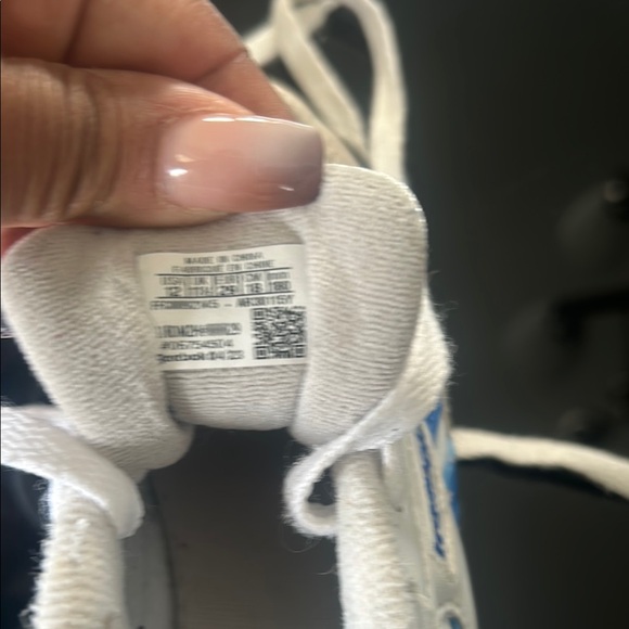 Reebok Kids Shoes - White and Blue - Picture 2 of 4